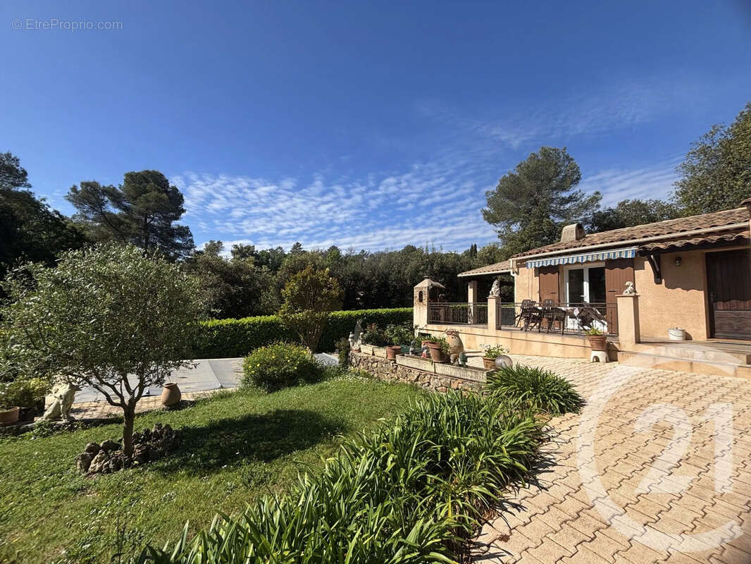 Maison à VALBONNE