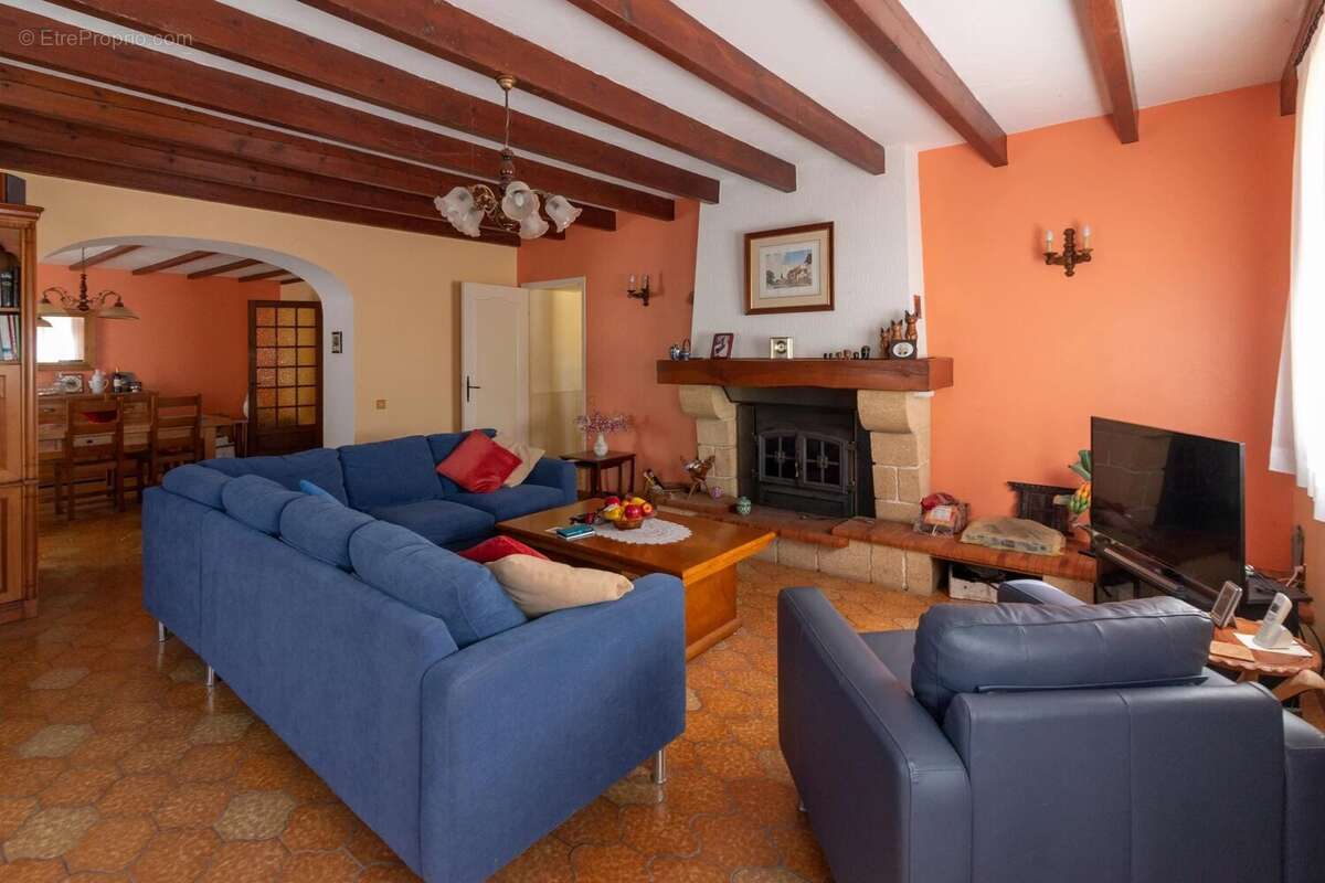 Spacieuse maison à la campagne avec piscine près de Cognac - photo 3