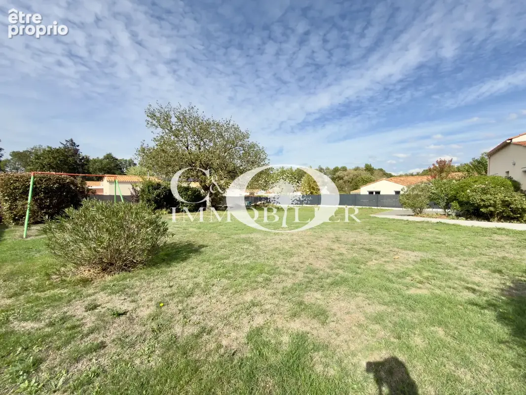 Maison 3 chambres + bureau - double garage - 1358 m2 de terrain - photo 11