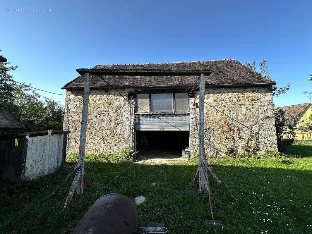 Maison de campagne avec grange - fort potentiel - photo 9