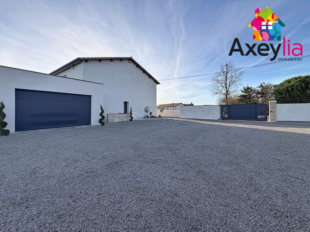 Appartement à AMBIERLE