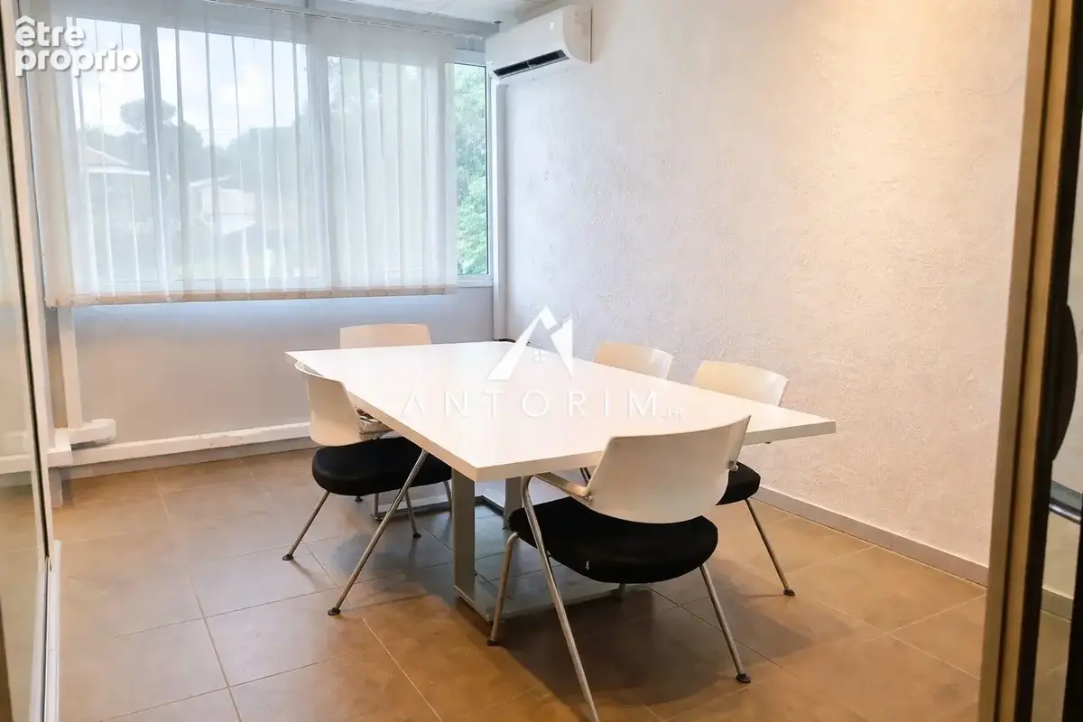 Beau local commercial - DIDIER - Centre d'Affaires PLAZA - photo 2