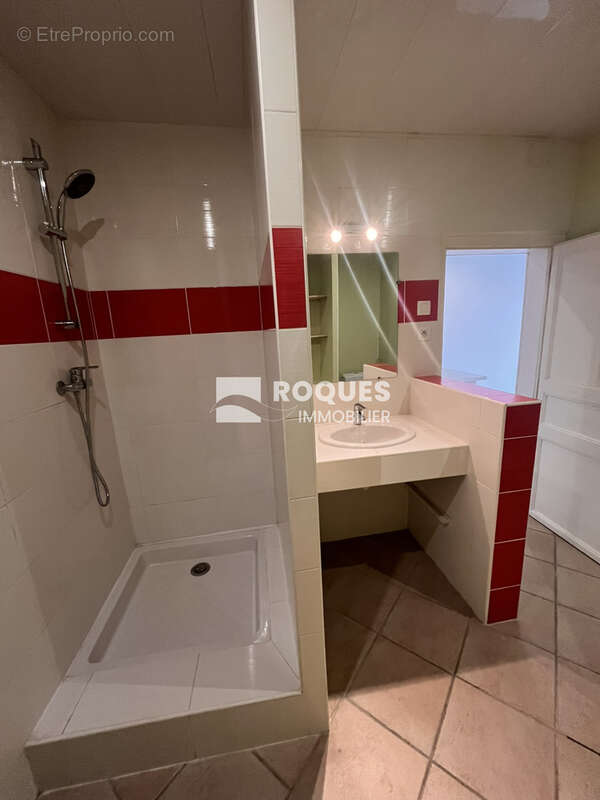 Appartement à LAMALOU-LES-BAINS