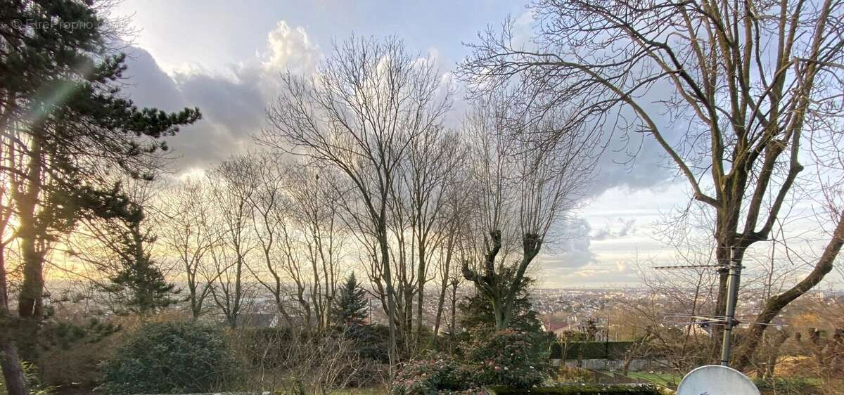 Maison à CHENNEVIERES-SUR-MARNE