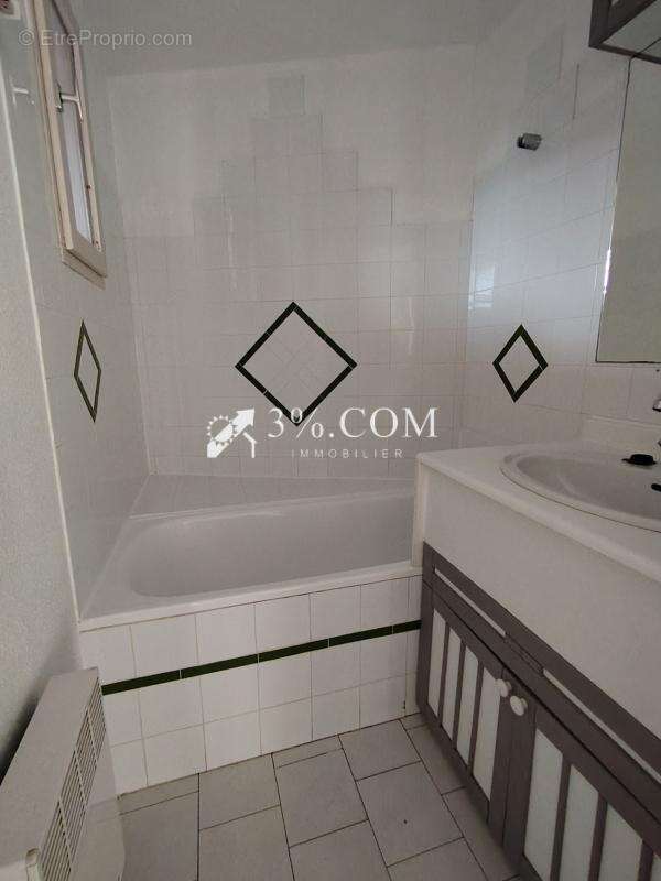 Appartement à COGOLIN