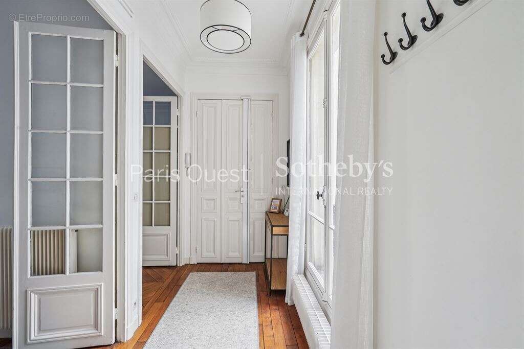 Appartement à PARIS-17E