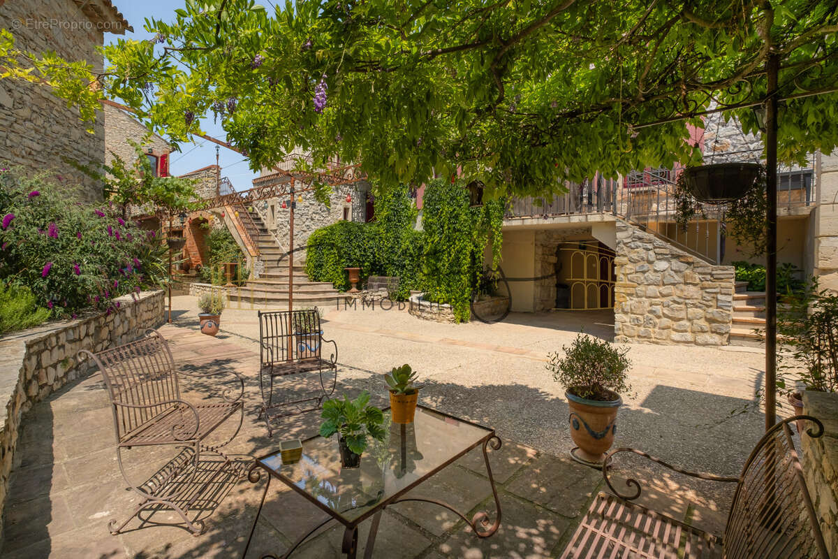 Maison à SAINT-JEAN-DE-SERRES