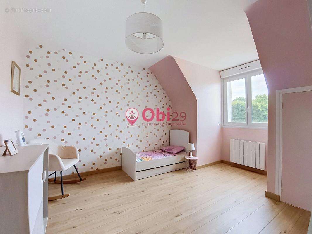 Une belle familiale rénovée avec goût, prête à vous accueillir ! - photo 14