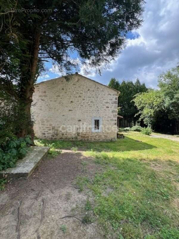 Maison à BUSSAC-SUR-CHARENTE