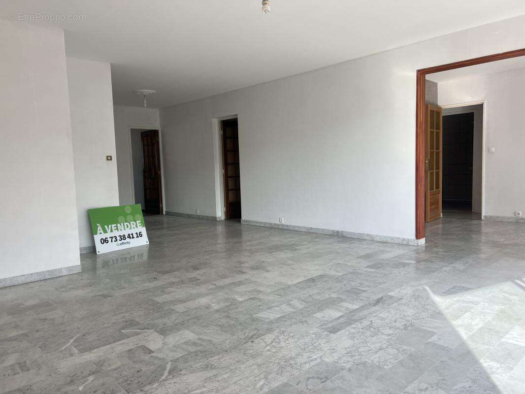 Appartement à MARSEILLE-8E