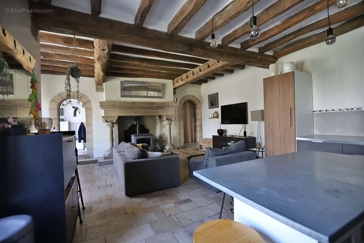 Maison à BAZAINVILLE