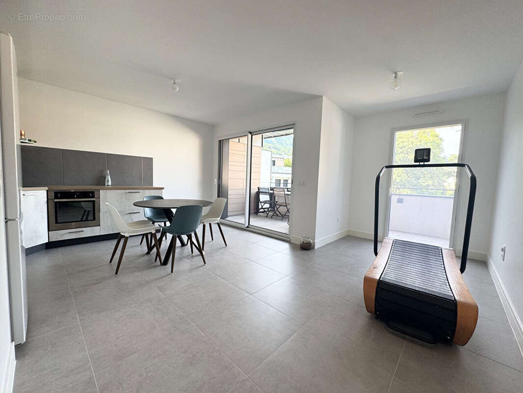 Appartement à LA TRONCHE