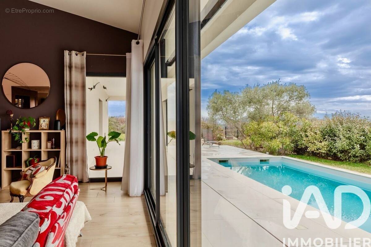 Photo 1 - Maison à FORCALQUIER