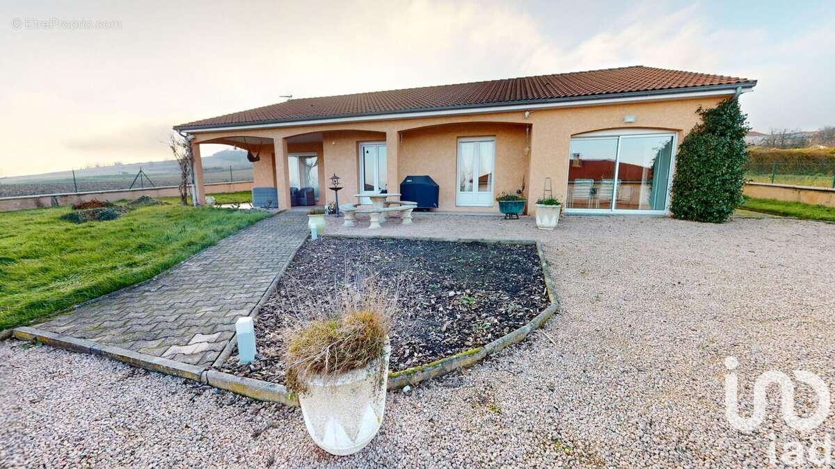 Photo 2 - Maison à BEAUREGARD-VENDON