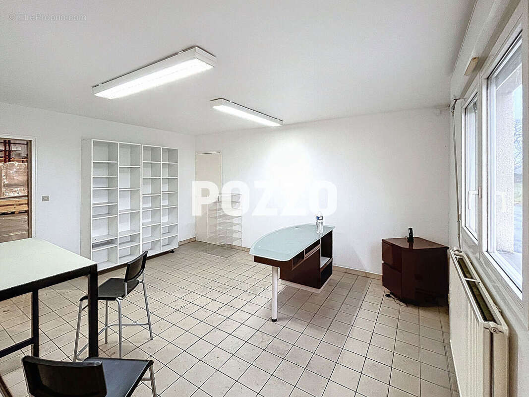 Commerce à SAINT-SEVER-CALVADOS