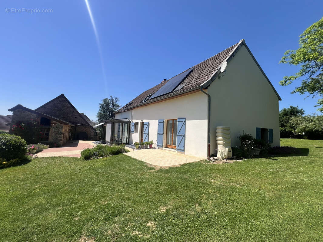 Maison à CHAROLLES