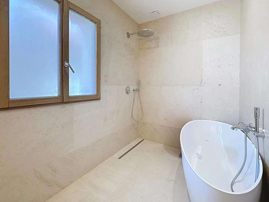 Maison 96 m² à Cahors  - photo 9