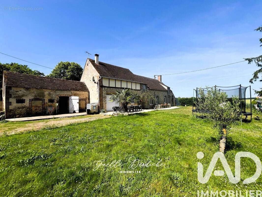 Photo 1 - Maison à CHEVANNES