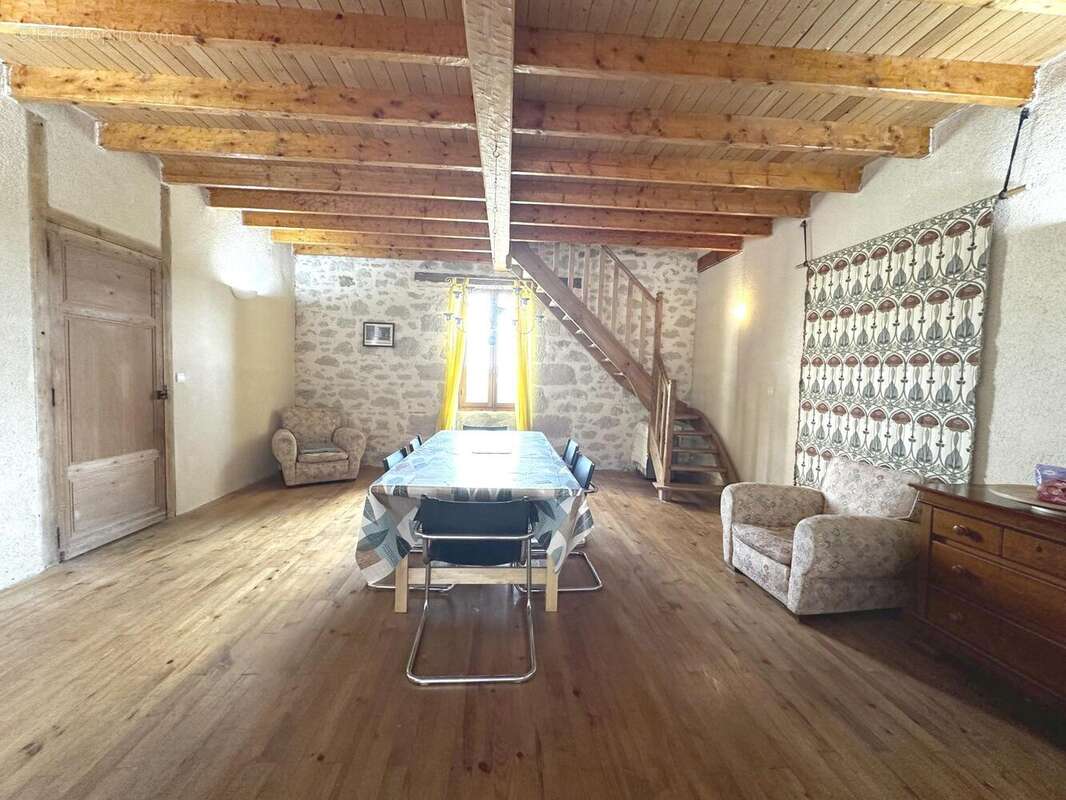 Maison à MONBAHUS