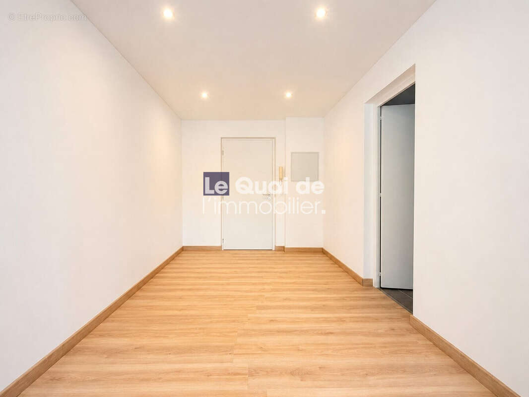 Appartement 35 m² à Saint-Julien-En-Genevois  - photo 7