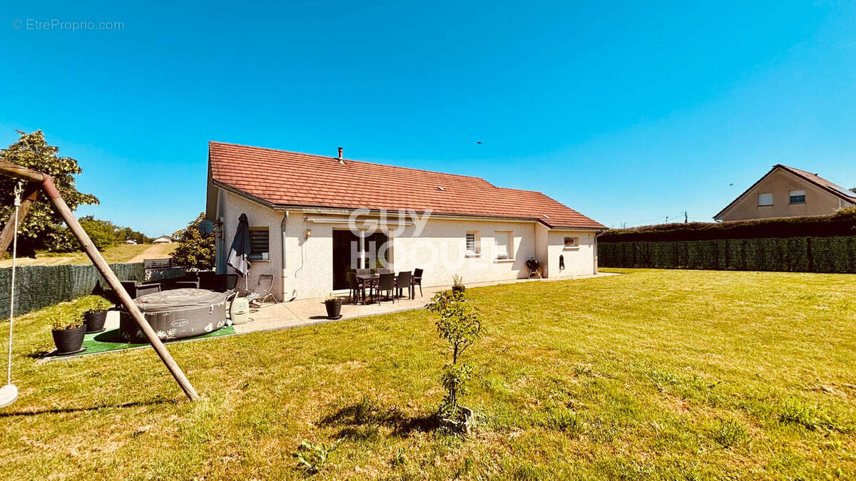 Maison à SALANS