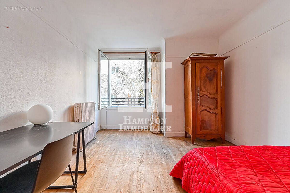 Appartement à PARIS-14E