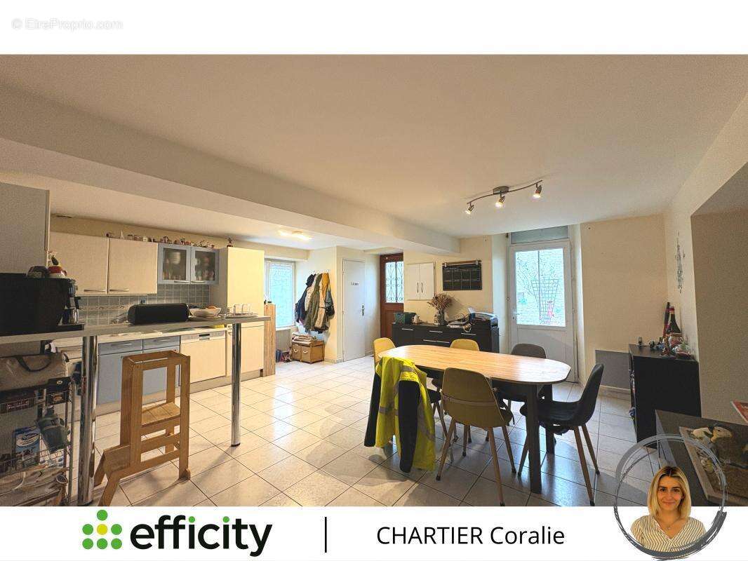 Maison à LA ROCHE-RIGAULT