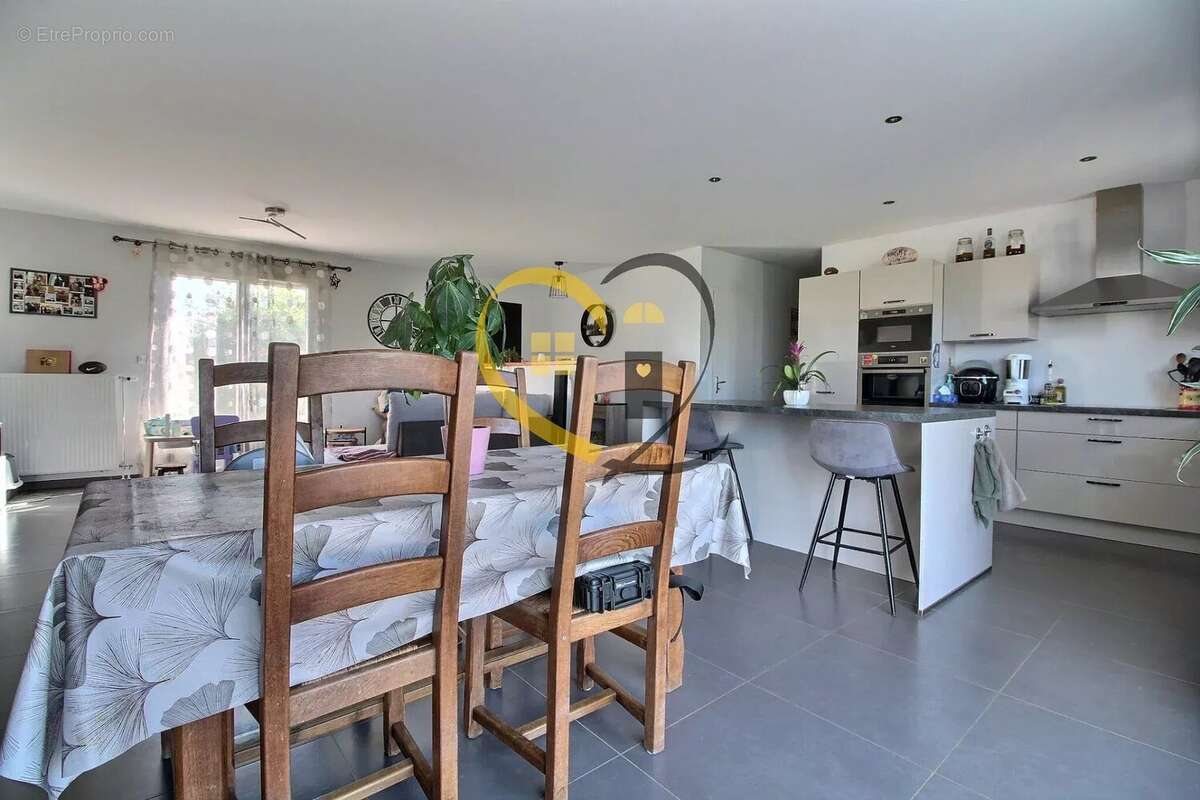 Maison à SAINT-MARTIN-D&#039;AUXIGNY