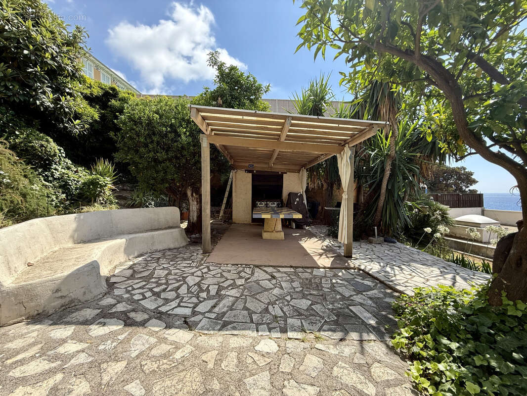 Appartement à ROQUEBRUNE-CAP-MARTIN