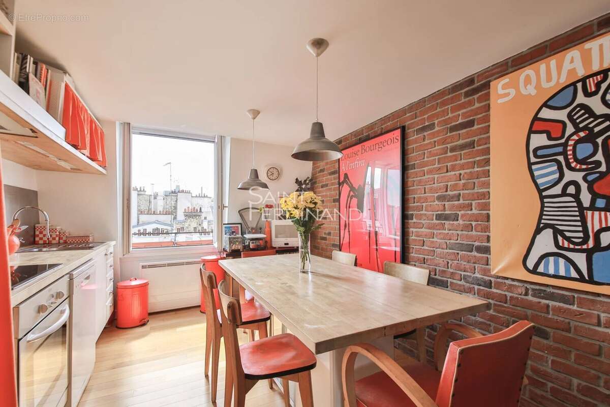 Appartement à PARIS-17E
