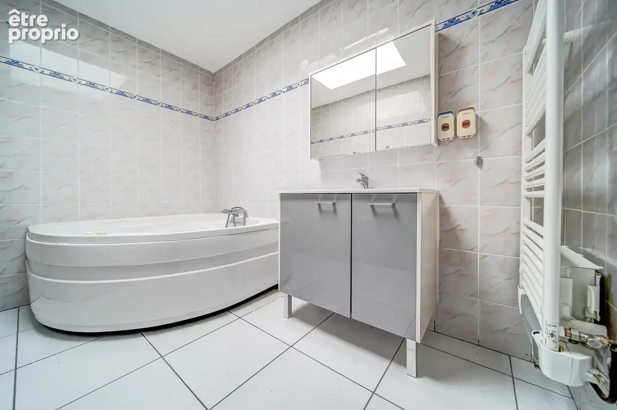 Maison type F7 avec jardin et dépendance. - photo 12