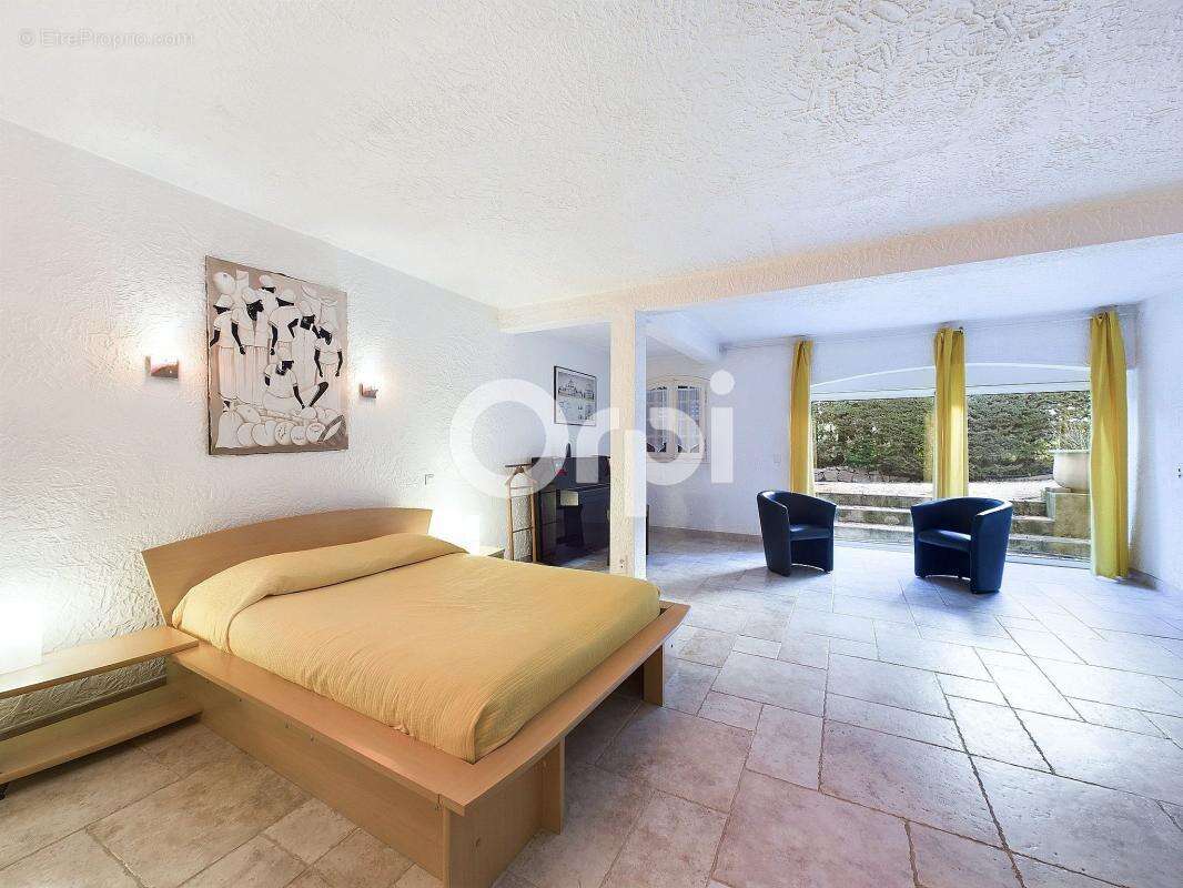 Maison à MANDELIEU-LA-NAPOULE