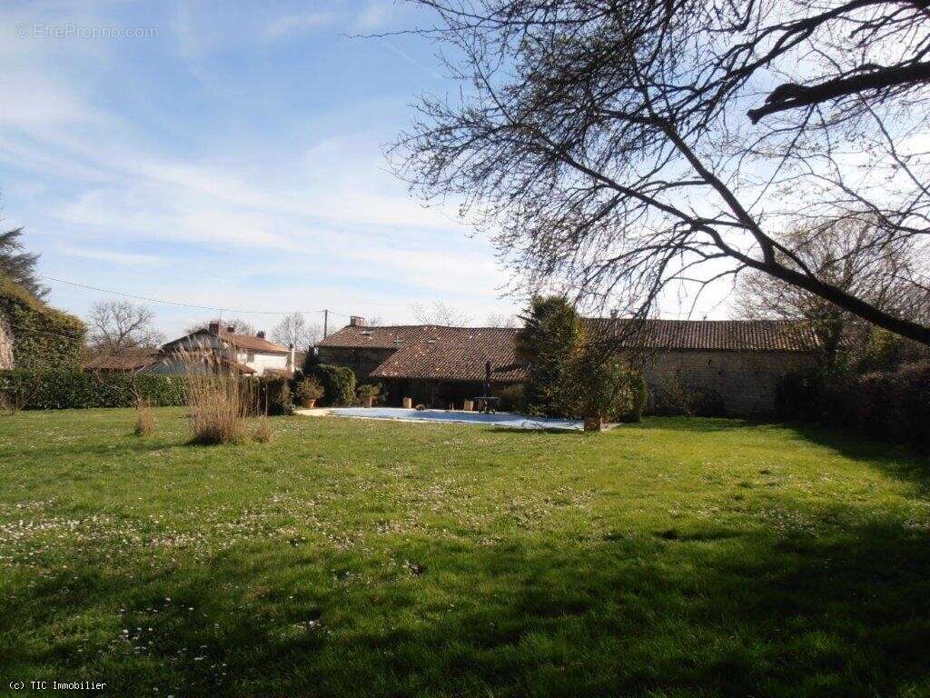 Maison à SAUZE-VAUSSAIS