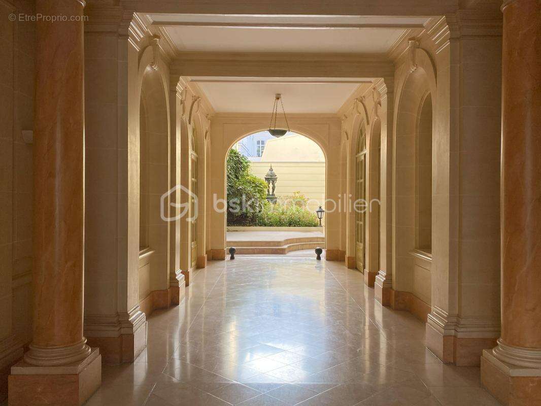 Appartement 2 pièces 55m² rénové sur cour - photo 10