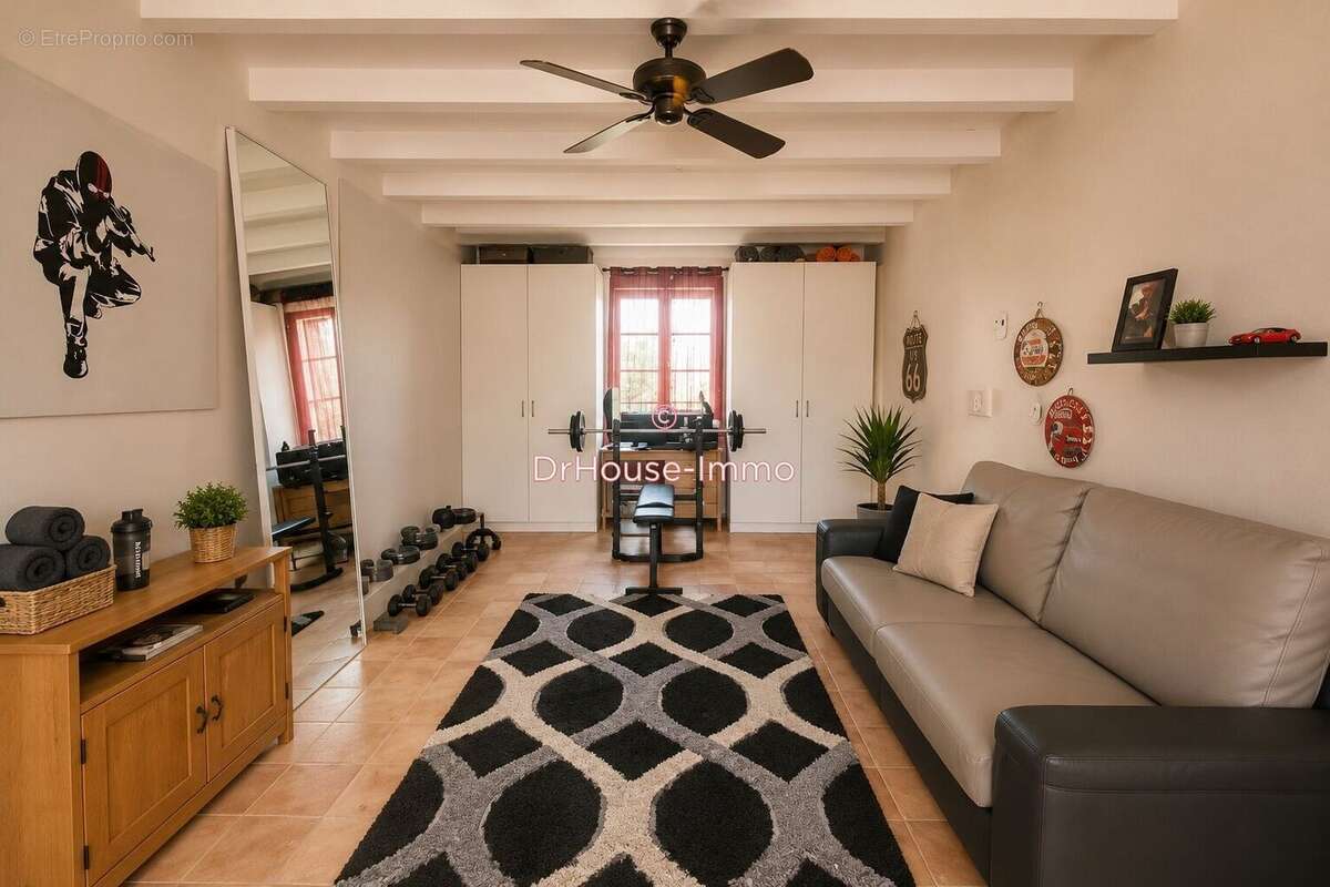 Maison 300 m² à Vinassan  - photo 9