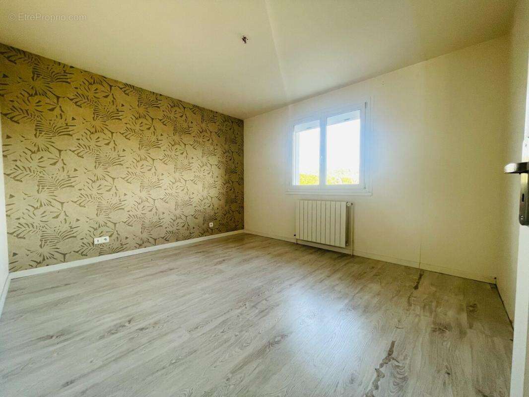 Maison à MOURS-SAINT-EUSEBE