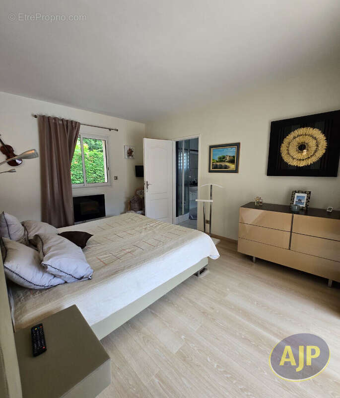 Maison à MARTIGNAS-SUR-JALLE