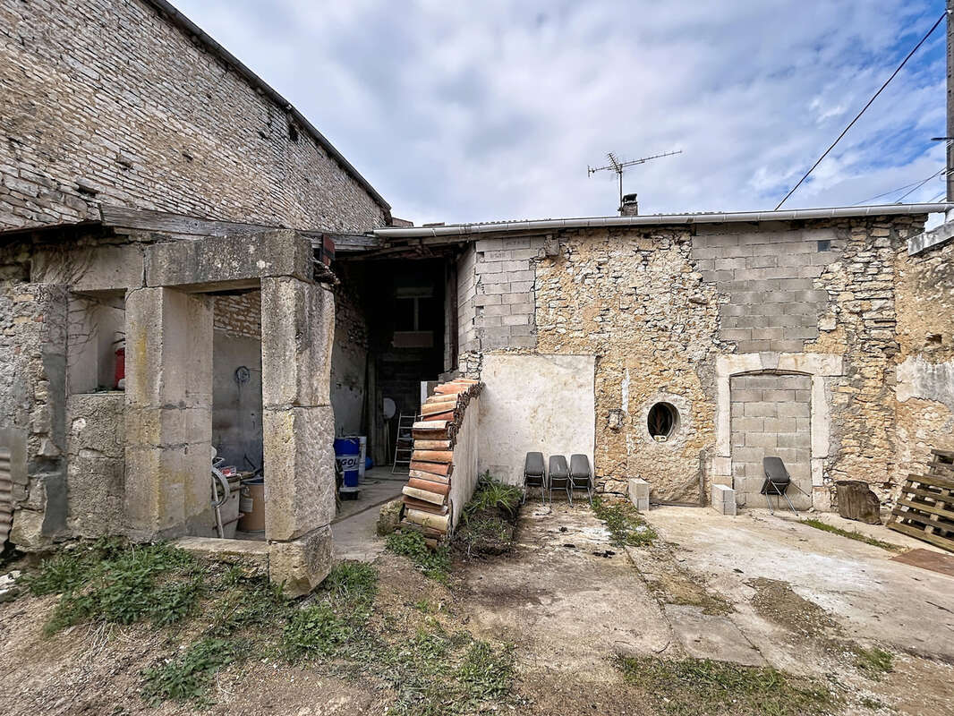 Maison à SAMPIGNY
