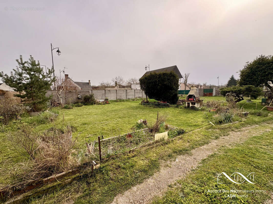 Maison à LES BORDES