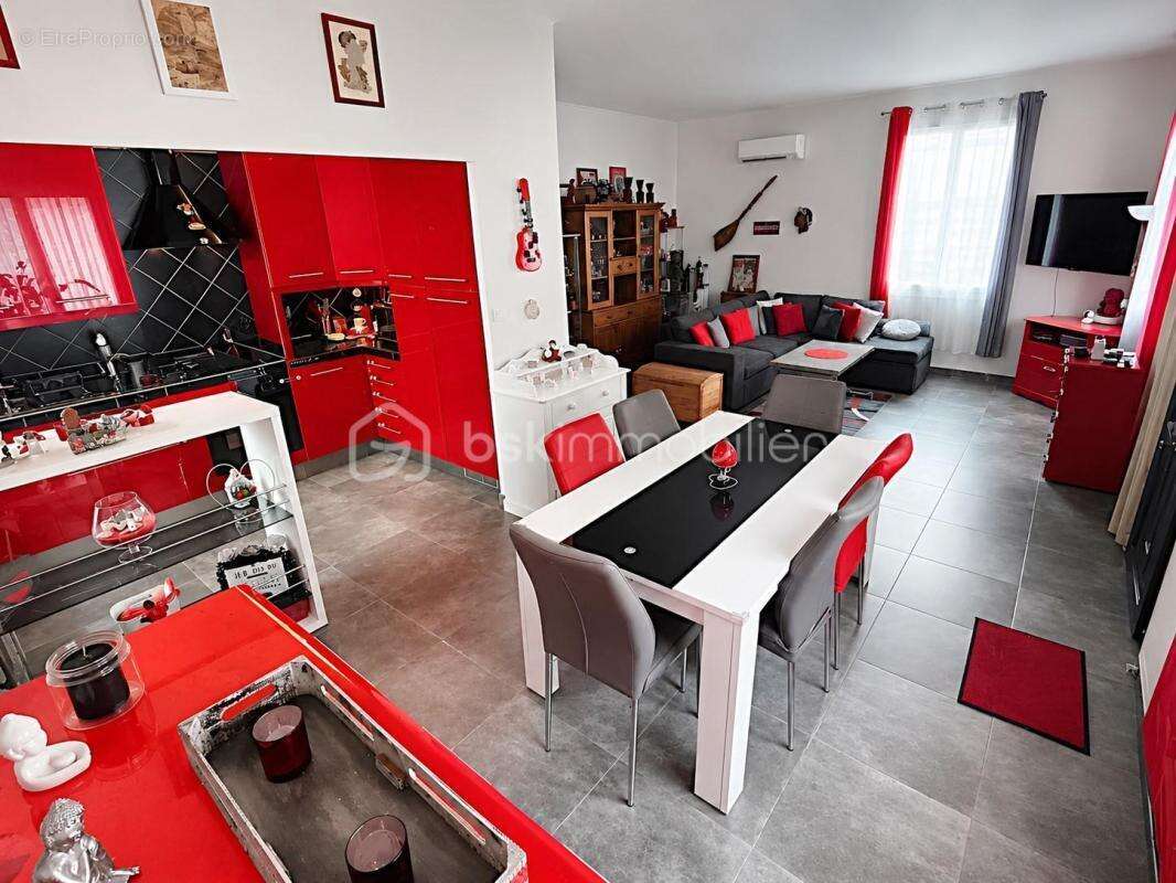 À vendre – maison familiale évolutive 130,50 m² – 4 chambres – 2 logements (t3 + t3) – jardin – terrasses – garage – toulon oues - photo 3