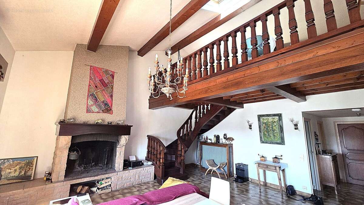Appartement à SAINT-ETIENNE