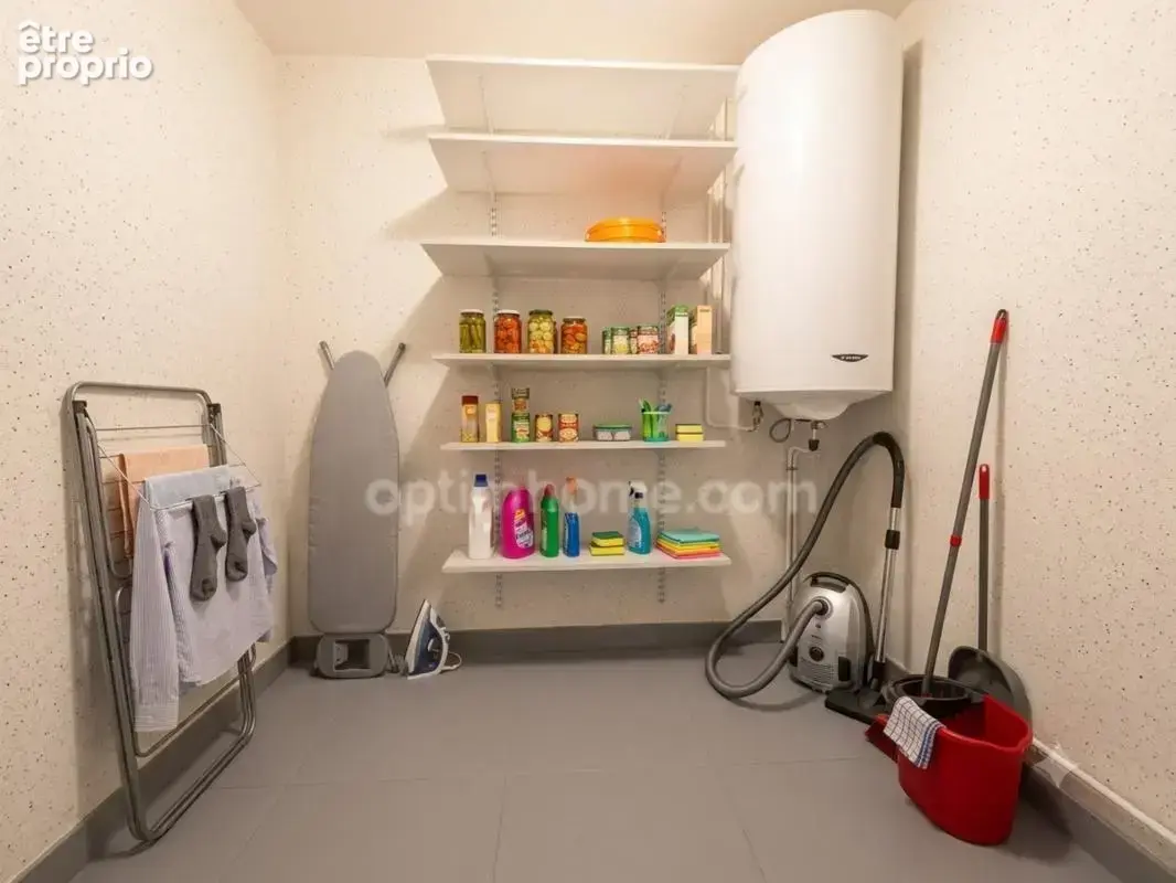 VILLEURBANNE La Doua – à vendre T4, 3 chambres, traversant rénové de 90 m² avec balcon, cave - photo 6