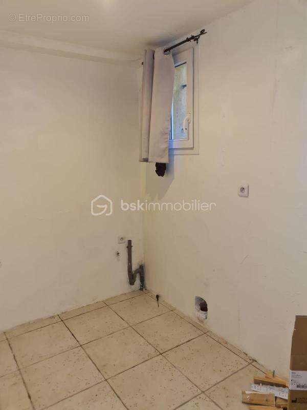 Maison à LA ROQUETTE-SUR-SIAGNE