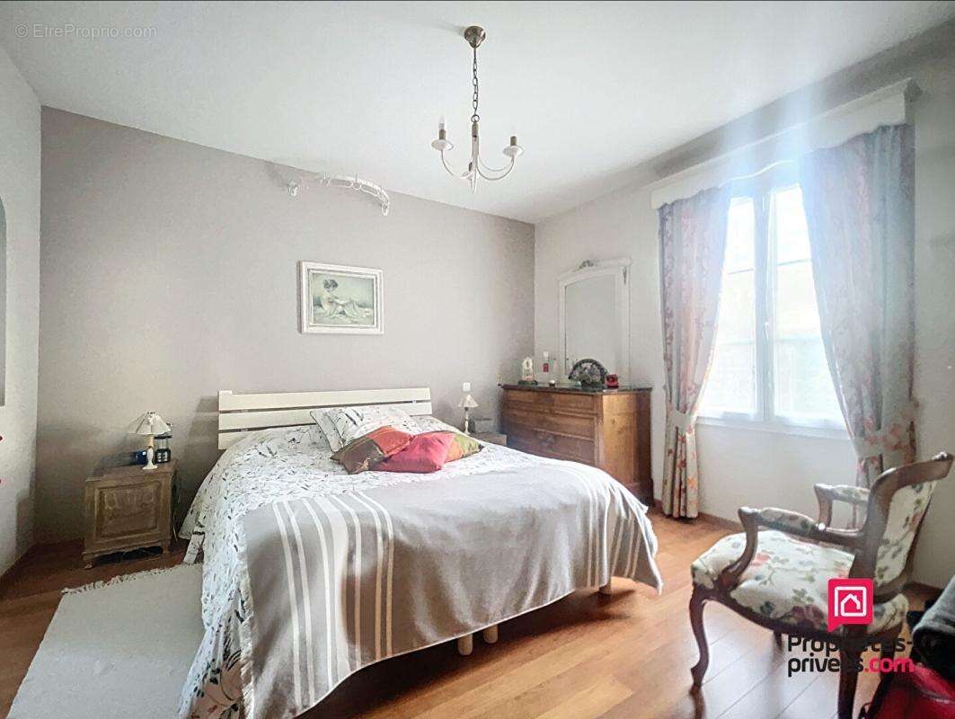 Maison à BONNETABLE