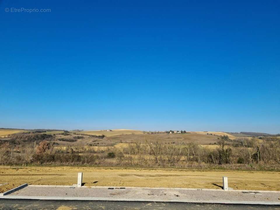 Terrain 822 m² à Salles-Sur-L'hers  - photo 2