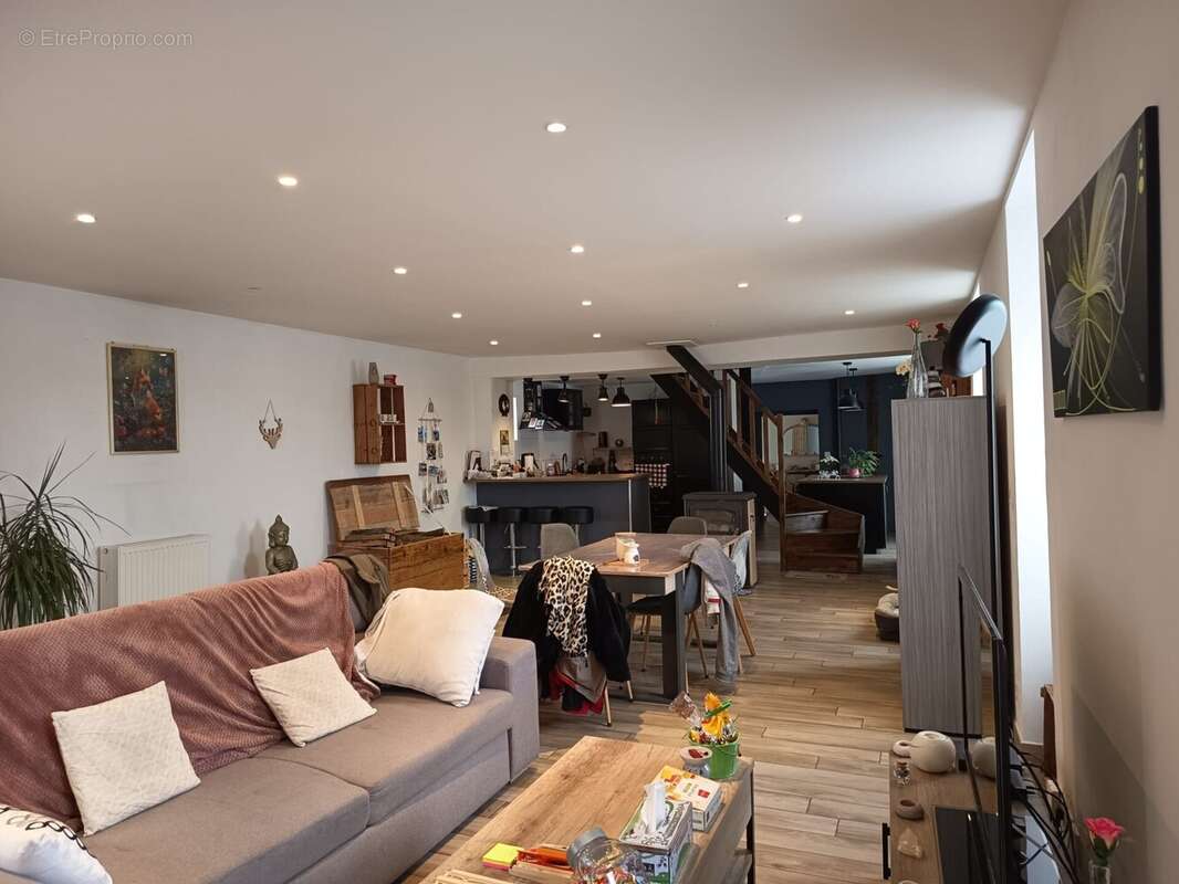 Maison 183 m² à Chatenoy-Le-Royal  - photo 3