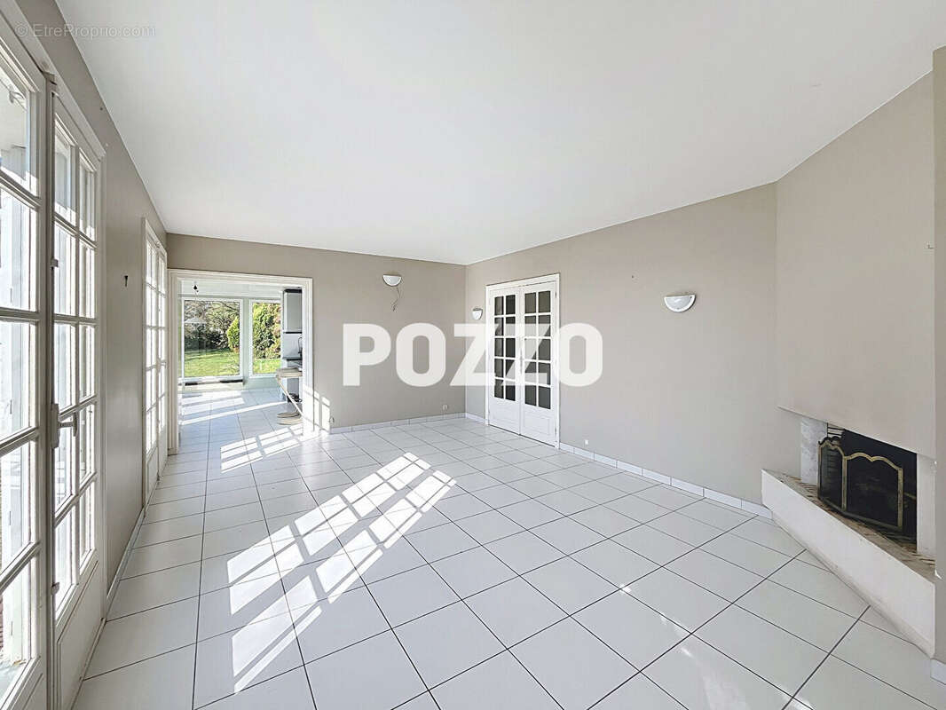 Maison à CONDE-SUR-VIRE