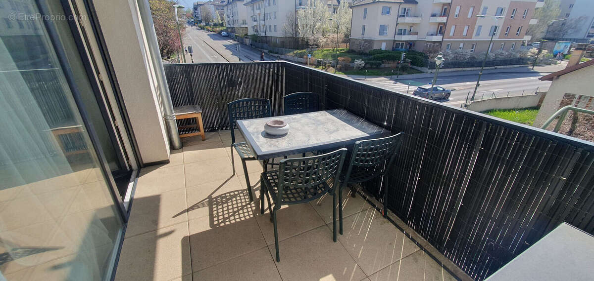 Appartement à VILLE-LA-GRAND