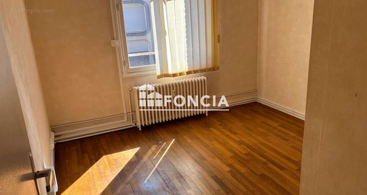 Exclusivite au 1er etage  proche maison de la culture appartement type 4 de 96.86 m2 avec cave - photo 5
