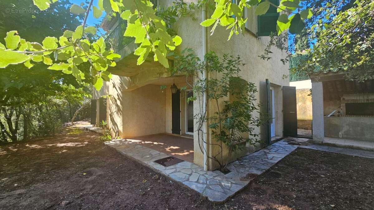 Maison à Taradeau 4 pièce(s) 120 m2 - photo 6
